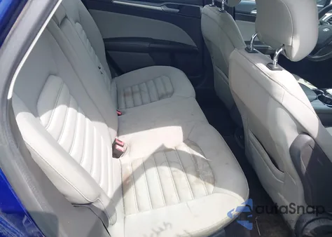 2015 Ford Fusion S z USA, uszkodzony, nr VIN 1FA6P0G79F5105081